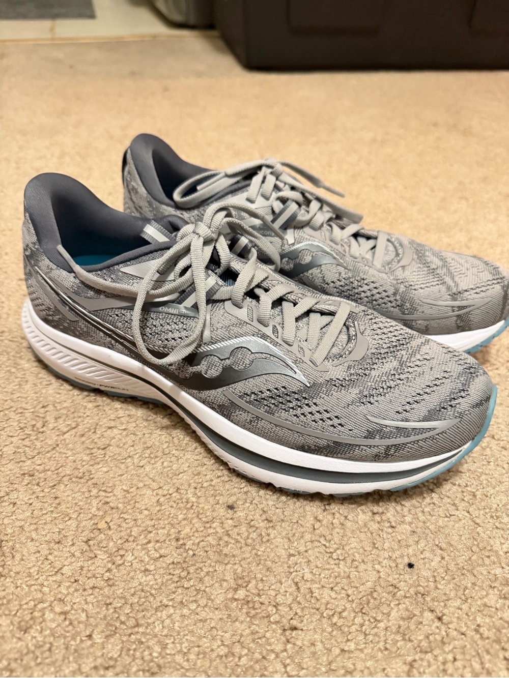 Saucony Women's Light Gray Mesh Running Sneakers